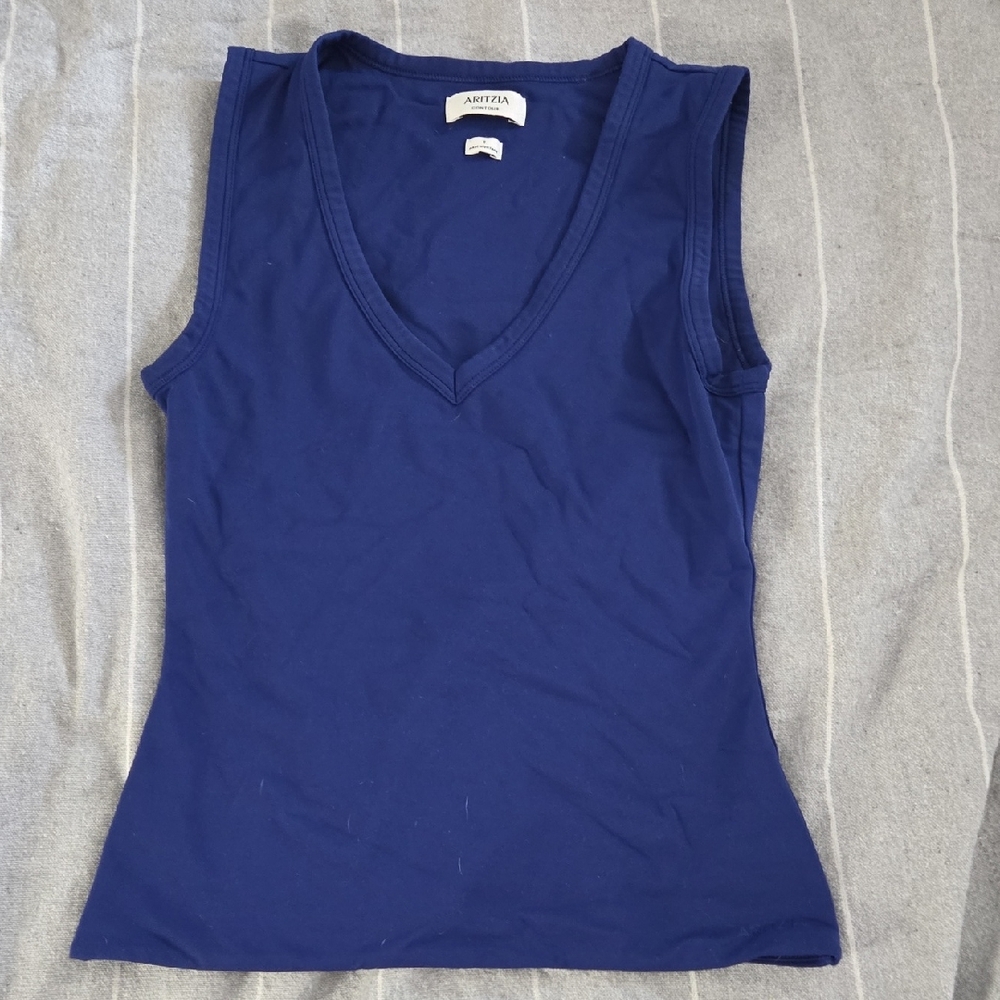 Aritzia Navy Blue V-Neck Sleeveless Tank